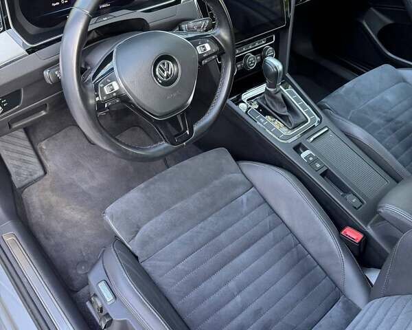 Серый Фольксваген Пассат, объемом двигателя 2 л и пробегом 222 тыс. км за 18999 $, фото 24 на Automoto.ua