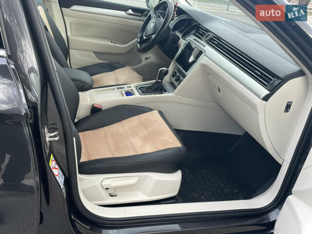 Сірий Фольксваген Пассат, об'ємом двигуна 2 л та пробігом 197 тис. км за 15999 $, фото 26 на Automoto.ua