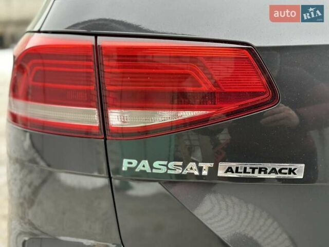 Фольксваген Пассат 2018 в Черкассах на Automoto.ua Серый Фольксваген Пассат, объемом двигателя 2 л и пробегом 178 тыс. км за 21900 $, фото 7 на Automoto.ua