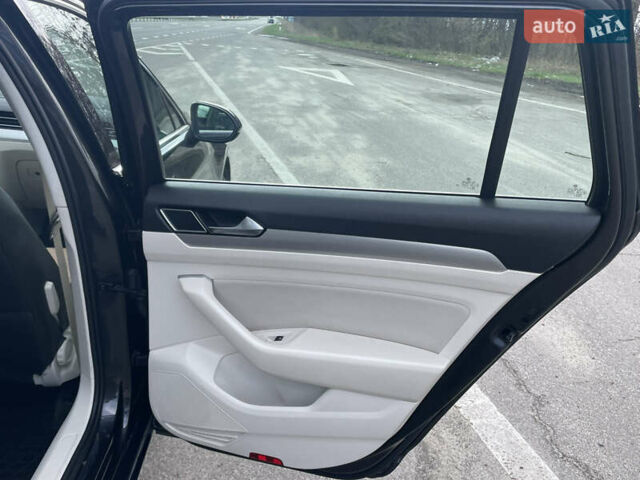 Сірий Фольксваген Пассат, об'ємом двигуна 2 л та пробігом 197 тис. км за 15999 $, фото 25 на Automoto.ua