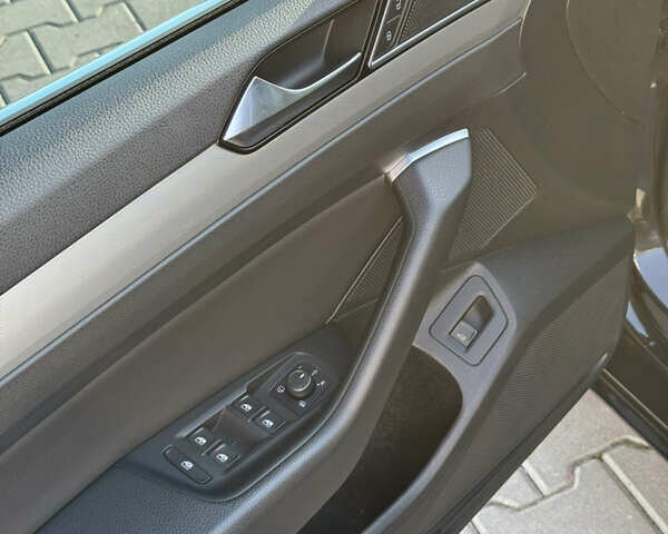 Сірий Фольксваген Пассат, об'ємом двигуна 1.97 л та пробігом 254 тис. км за 17500 $, фото 9 на Automoto.ua