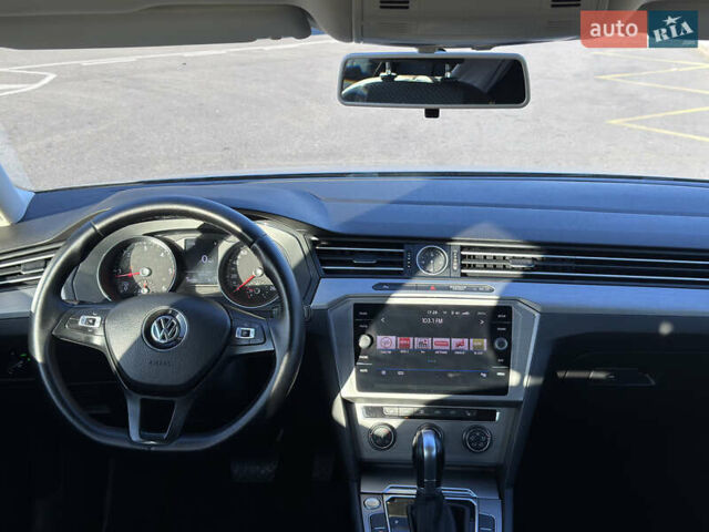 Серый Фольксваген Пассат, объемом двигателя 1.97 л и пробегом 176 тыс. км за 16800 $, фото 9 на Automoto.ua