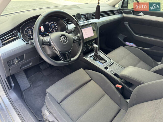 Серый Фольксваген Пассат, объемом двигателя 2 л и пробегом 220 тыс. км за 16900 $, фото 14 на Automoto.ua