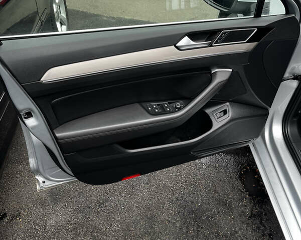 Серый Фольксваген Пассат, объемом двигателя 1.97 л и пробегом 242 тыс. км за 17700 $, фото 8 на Automoto.ua