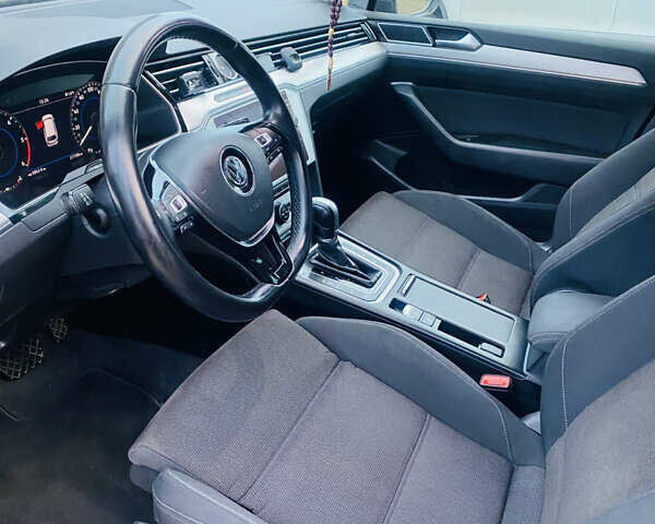 Серый Фольксваген Пассат, объемом двигателя 1.97 л и пробегом 277 тыс. км за 21000 $, фото 9 на Automoto.ua