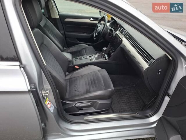 Серый Фольксваген Пассат, объемом двигателя 1.97 л и пробегом 214 тыс. км за 17400 $, фото 19 на Automoto.ua