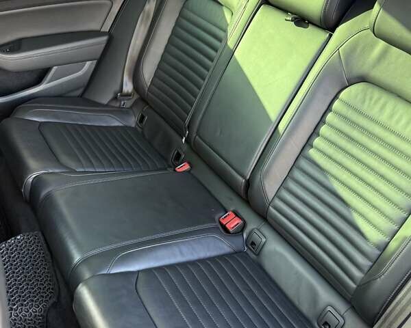 Фольксваген Пассат 2018 в Киеве на Automoto.ua Серый Фольксваген Пассат, объемом двигателя 1.97 л и пробегом 287 тыс. км за 19300 $, фото 16 на Automoto.ua