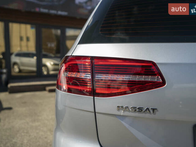 Сірий Фольксваген Пассат, об'ємом двигуна 1.6 л та пробігом 205 тис. км за 13600 $, фото 13 на Automoto.ua