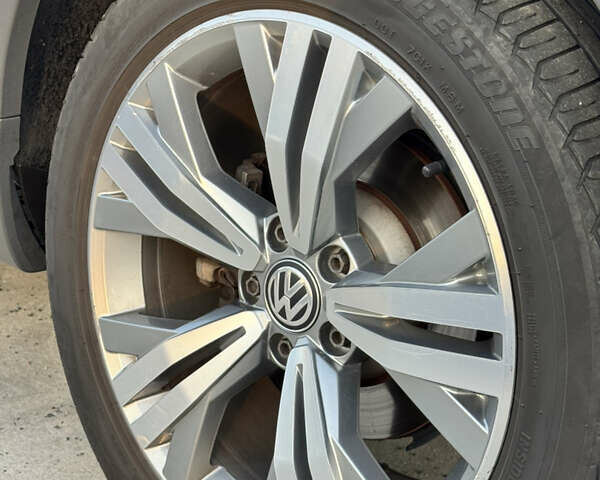 Серый Фольксваген Пассат, объемом двигателя 1.97 л и пробегом 275 тыс. км за 24850 $, фото 16 на Automoto.ua