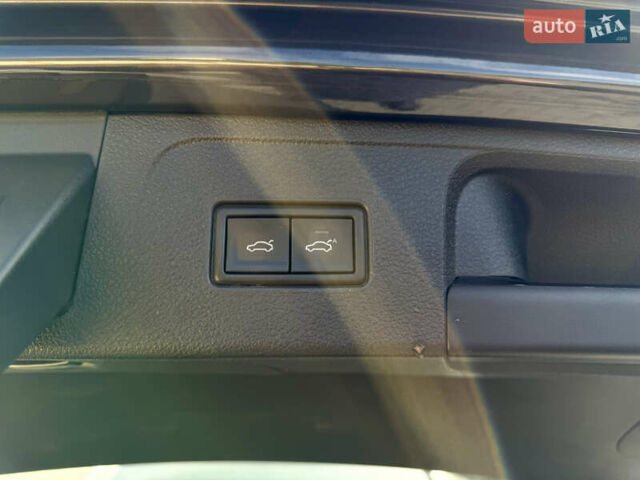 Фольксваген Пассат 2019 в Ужгороде на Automoto.ua Серый Фольксваген Пассат, объемом двигателя 1.97 л и пробегом 243 тыс. км за 18300 $, фото 39 на Automoto.ua