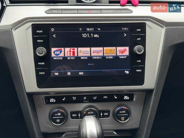 Сірий Фольксваген Пассат, об'ємом двигуна 2 л та пробігом 281 тис. км за 17500 $, фото 22 на Automoto.ua