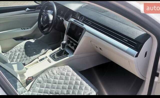 Серый Фольксваген Пассат, объемом двигателя 2 л и пробегом 245 тыс. км за 16700 $, фото 10 на Automoto.ua