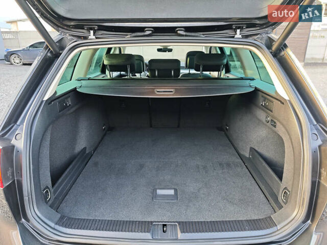 Сірий Фольксваген Пассат, об'ємом двигуна 2 л та пробігом 196 тис. км за 20999 $, фото 59 на Automoto.ua