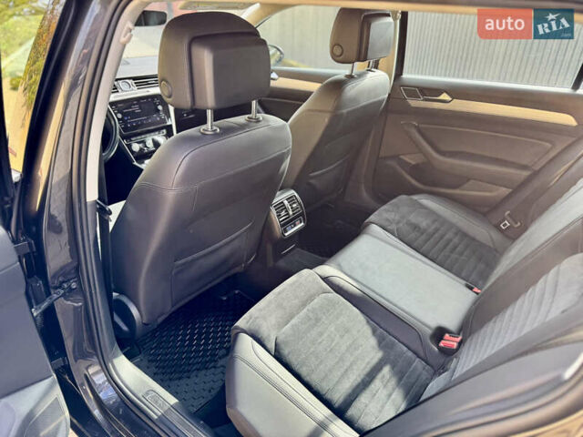 Фольксваген Пассат 2019 в Ужгороде на Automoto.ua Серый Фольксваген Пассат, объемом двигателя 1.97 л и пробегом 243 тыс. км за 18300 $, фото 17 на Automoto.ua