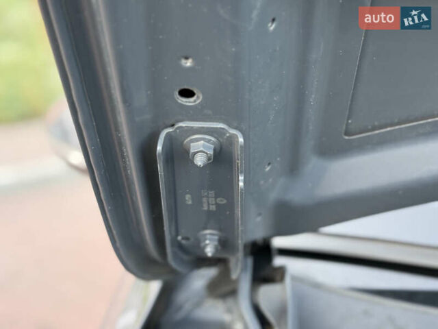 Серый Фольксваген Пассат, объемом двигателя 2 л и пробегом 247 тыс. км за 17400 $, фото 87 на Automoto.ua