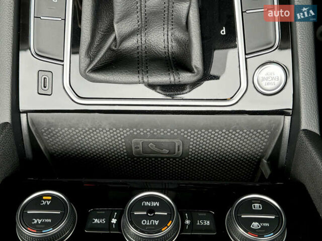 Серый Фольксваген Пассат, объемом двигателя 1.97 л и пробегом 227 тыс. км за 20499 $, фото 51 на Automoto.ua