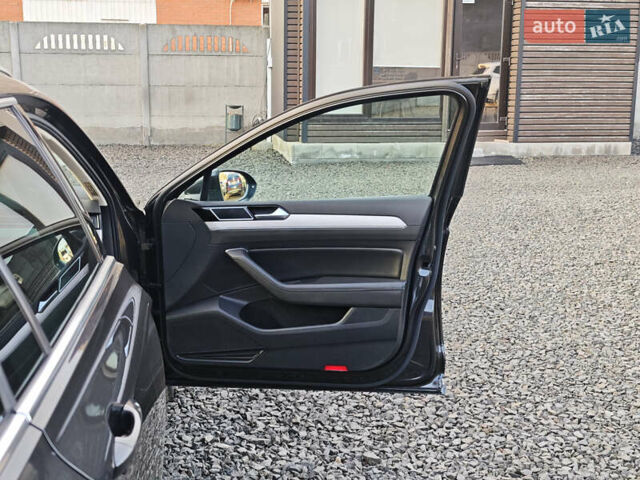 Сірий Фольксваген Пассат, об'ємом двигуна 2 л та пробігом 196 тис. км за 20999 $, фото 66 на Automoto.ua