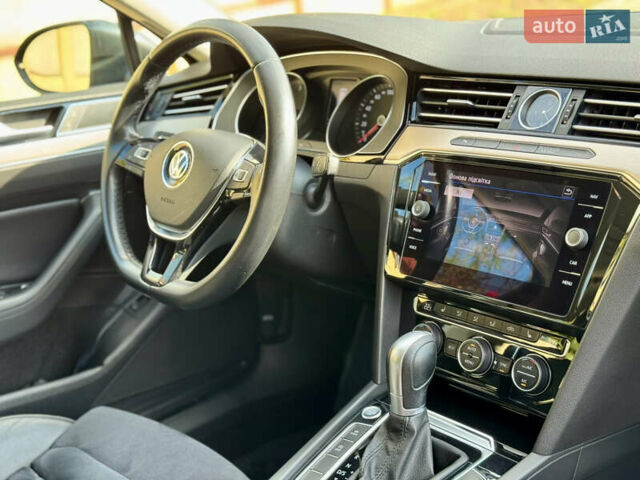 Фольксваген Пассат 2019 в Ужгороде на Automoto.ua Серый Фольксваген Пассат, объемом двигателя 1.97 л и пробегом 243 тыс. км за 18300 $, фото 45 на Automoto.ua