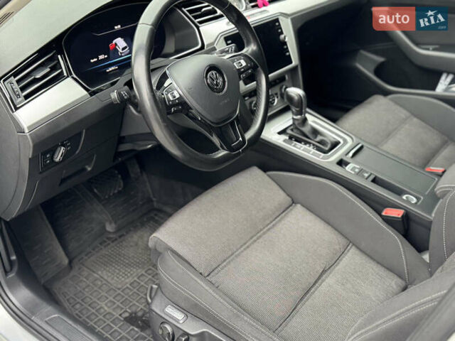 Сірий Фольксваген Пассат, об'ємом двигуна 2 л та пробігом 281 тис. км за 17500 $, фото 33 на Automoto.ua