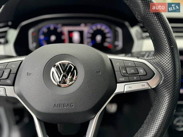 Сірий Фольксваген Пассат, об'ємом двигуна 2 л та пробігом 248 тис. км за 25800 $, фото 46 на Automoto.ua