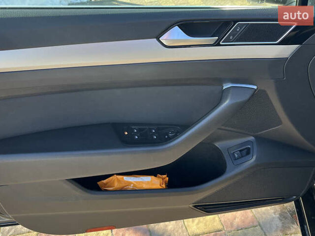 Серый Фольксваген Пассат, объемом двигателя 1.97 л и пробегом 276 тыс. км за 18200 $, фото 15 на Automoto.ua