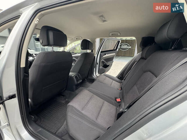 Сірий Фольксваген Пассат, об'ємом двигуна 2 л та пробігом 281 тис. км за 17500 $, фото 43 на Automoto.ua