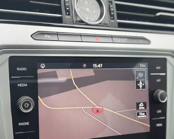 Серый Фольксваген Пассат, объемом двигателя 1.97 л и пробегом 276 тыс. км за 18500 $, фото 26 на Automoto.ua