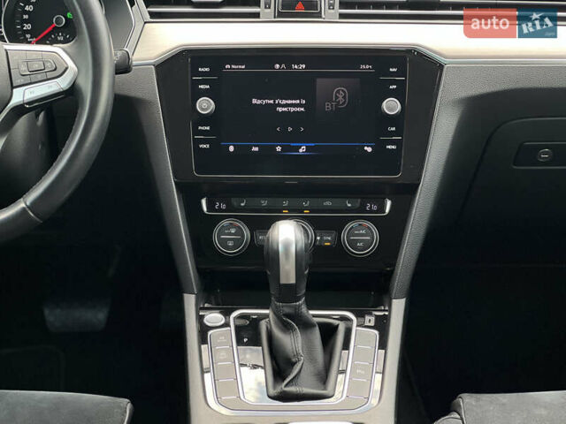 Сірий Фольксваген Пассат, об'ємом двигуна 2 л та пробігом 293 тис. км за 18200 $, фото 36 на Automoto.ua