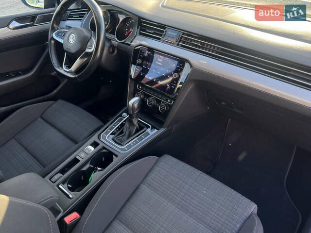 Сірий Фольксваген Пассат, об'ємом двигуна 1.97 л та пробігом 233 тис. км за 19932 $, фото 25 на Automoto.ua