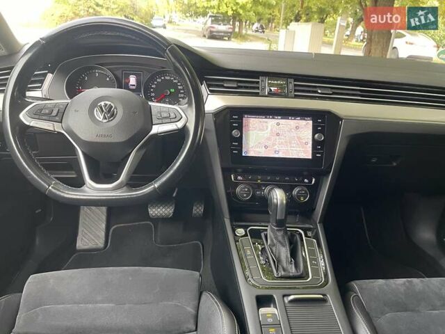 Серый Фольксваген Пассат, объемом двигателя 1.97 л и пробегом 188 тыс. км за 22500 $, фото 32 на Automoto.ua