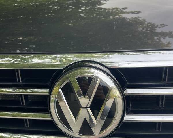 Серый Фольксваген Пассат, объемом двигателя 1.97 л и пробегом 188 тыс. км за 22500 $, фото 16 на Automoto.ua