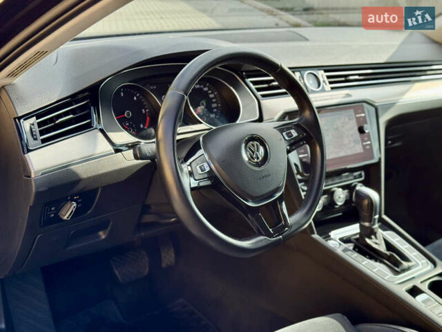 Фольксваген Пассат 2019 в Ужгороде на Automoto.ua Серый Фольксваген Пассат, объемом двигателя 1.97 л и пробегом 243 тыс. км за 18300 $, фото 24 на Automoto.ua