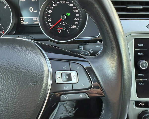 Сірий Фольксваген Пассат, об'ємом двигуна 2 л та пробігом 221 тис. км за 16500 $, фото 44 на Automoto.ua