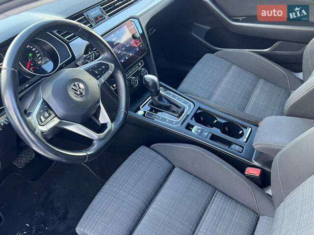 Сірий Фольксваген Пассат, об'ємом двигуна 1.97 л та пробігом 233 тис. км за 19932 $, фото 14 на Automoto.ua