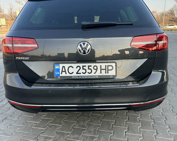 Сірий Фольксваген Пассат, об'ємом двигуна 1.6 л та пробігом 281 тис. км за 15999 $, фото 5 на Automoto.ua