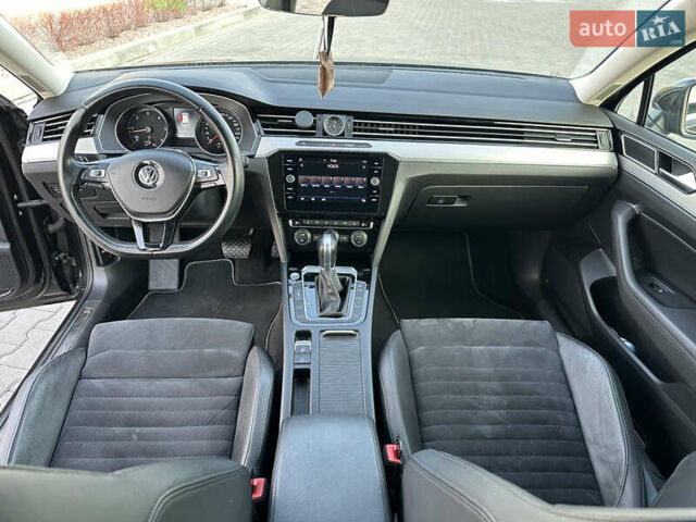Сірий Фольксваген Пассат, об'ємом двигуна 1.6 л та пробігом 281 тис. км за 15999 $, фото 11 на Automoto.ua