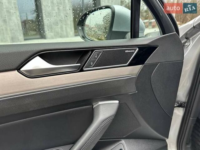 Серый Фольксваген Пассат, объемом двигателя 1.97 л и пробегом 233 тыс. км за 18700 $, фото 18 на Automoto.ua