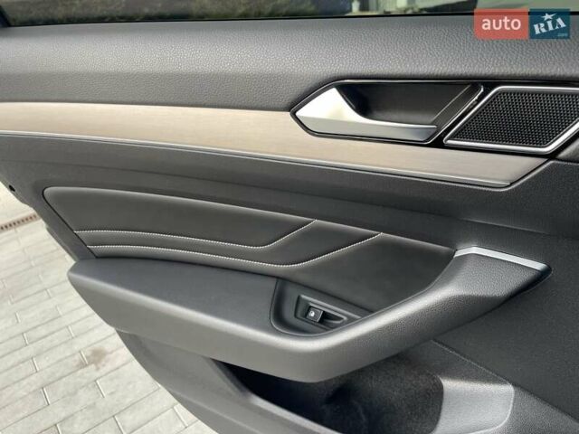 Серый Фольксваген Пассат, объемом двигателя 1.97 л и пробегом 188 тыс. км за 22500 $, фото 31 на Automoto.ua