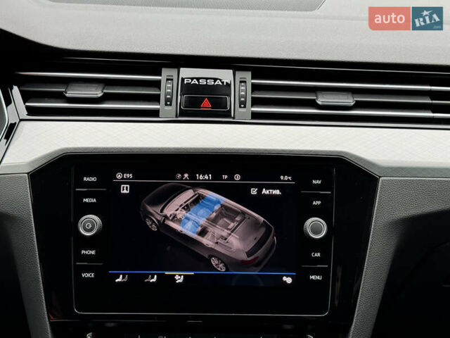 Серый Фольксваген Пассат, объемом двигателя 1.97 л и пробегом 227 тыс. км за 20499 $, фото 87 на Automoto.ua