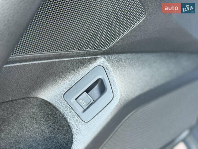 Серый Фольксваген Пассат, объемом двигателя 2 л и пробегом 247 тыс. км за 17400 $, фото 50 на Automoto.ua