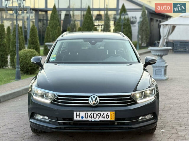 Серый Фольксваген Пассат, объемом двигателя 2 л и пробегом 247 тыс. км за 17400 $, фото 17 на Automoto.ua
