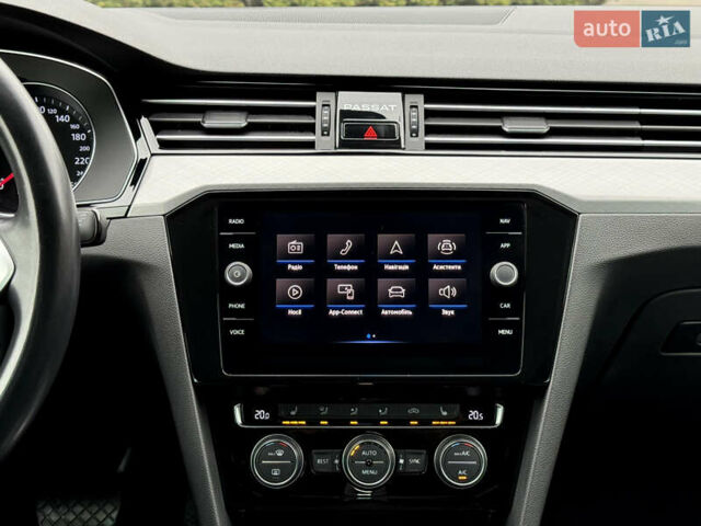 Серый Фольксваген Пассат, объемом двигателя 1.97 л и пробегом 227 тыс. км за 20499 $, фото 47 на Automoto.ua