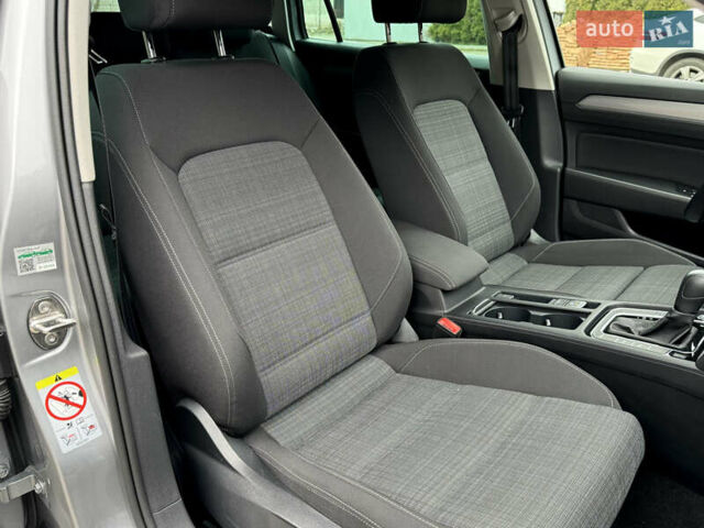 Серый Фольксваген Пассат, объемом двигателя 1.97 л и пробегом 227 тыс. км за 20499 $, фото 74 на Automoto.ua