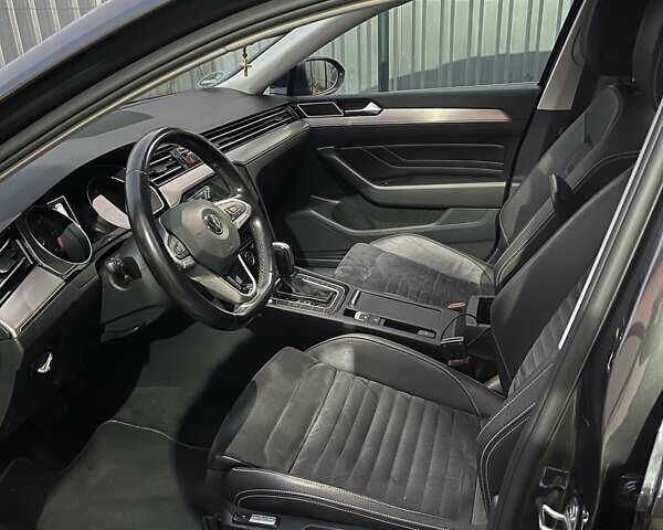 Серый Фольксваген Пассат, объемом двигателя 1.97 л и пробегом 188 тыс. км за 22500 $, фото 38 на Automoto.ua