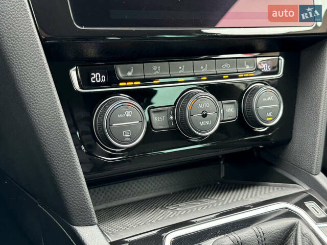 Серый Фольксваген Пассат, объемом двигателя 1.97 л и пробегом 227 тыс. км за 20499 $, фото 50 на Automoto.ua