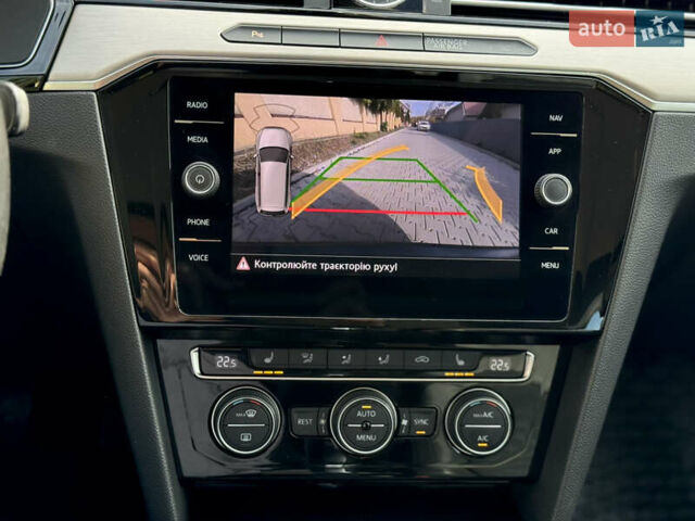 Фольксваген Пассат 2019 в Ужгороде на Automoto.ua Серый Фольксваген Пассат, объемом двигателя 1.97 л и пробегом 243 тыс. км за 18300 $, фото 26 на Automoto.ua