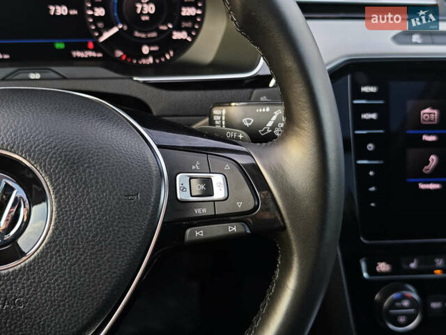 Сірий Фольксваген Пассат, об'ємом двигуна 2 л та пробігом 196 тис. км за 20999 $, фото 27 на Automoto.ua