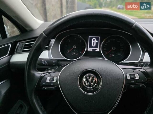 Серый Фольксваген Пассат, объемом двигателя 1.97 л и пробегом 225 тыс. км за 18000 $, фото 5 на Automoto.ua