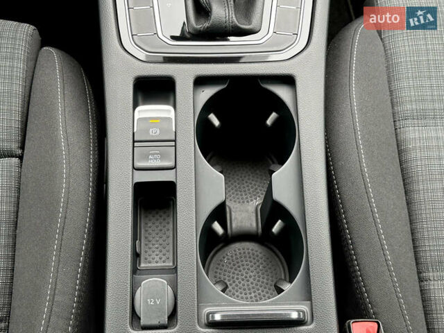 Серый Фольксваген Пассат, объемом двигателя 1.97 л и пробегом 227 тыс. км за 20499 $, фото 55 на Automoto.ua