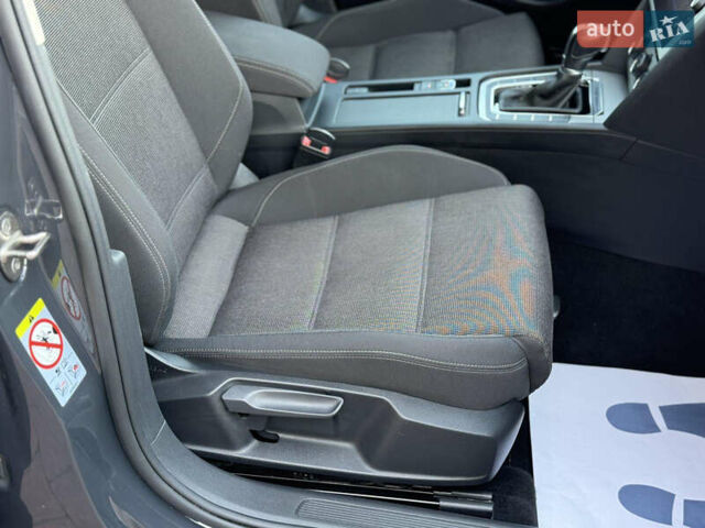 Серый Фольксваген Пассат, объемом двигателя 2 л и пробегом 247 тыс. км за 17400 $, фото 59 на Automoto.ua